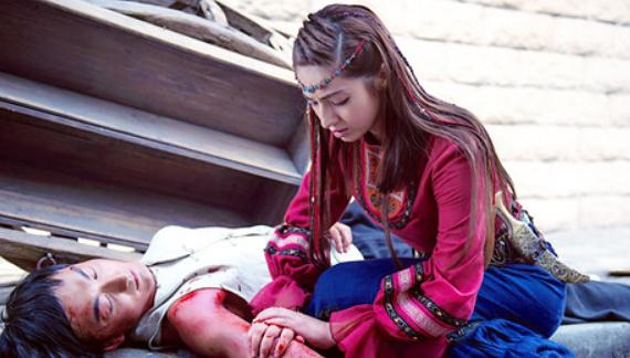 姜潮麦迪娜在婆婆面前秀恩爱,姜潮妈妈和麦迪娜的婆婆