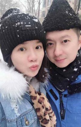 台上同为央视主持人，台下是真夫妻，恩爱幸福堪称天生一对