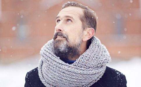 什么病症会引起脚后跟干裂脱皮,脚后跟干裂原来是3个原因