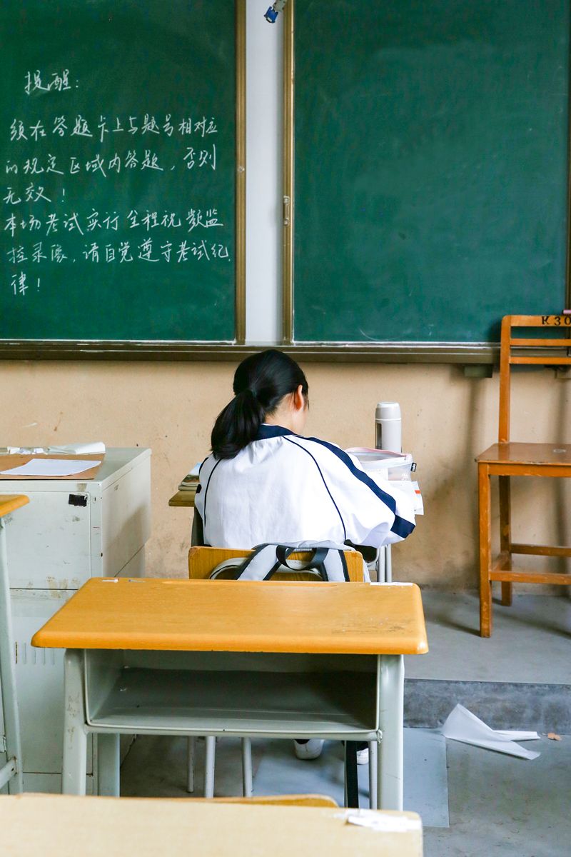 任尔东西南北风配图,任尔东西南北风我亦巍然不动