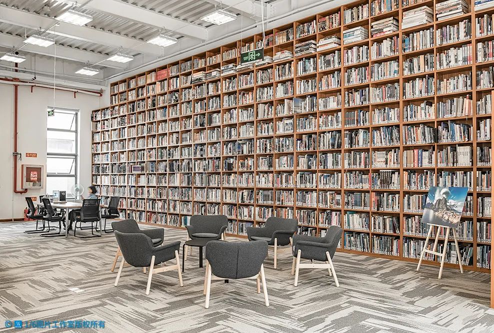 李忠：用钢笔记录粉笔