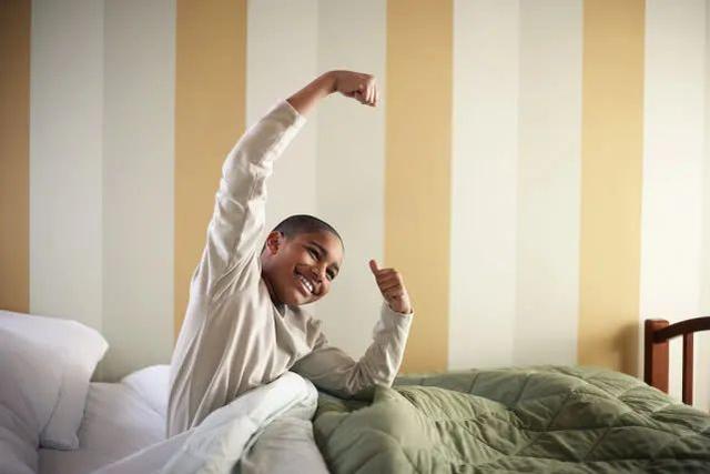 排便前边硬后边软什么原因引起的,排便特别黏还臭还黑色的怎么回事