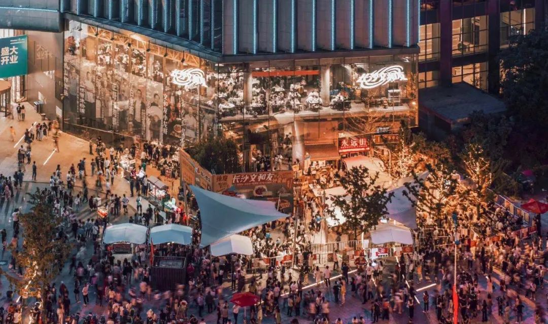 锅圈、文和友、零食有鸣等20品牌融资；华尔街英语破产｜创投周报