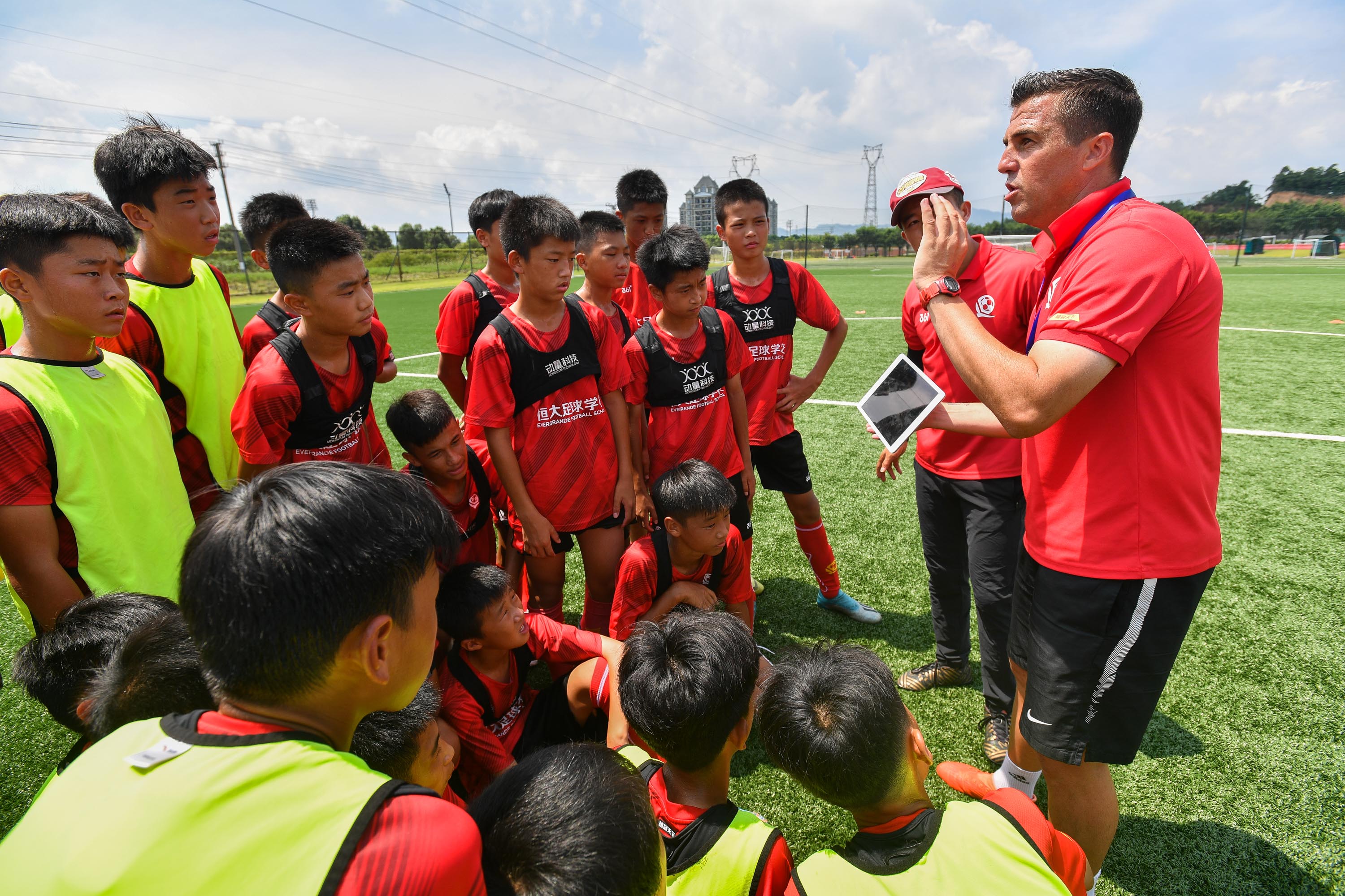 2020相约马德里！恒大青训再为中国足球发展探路