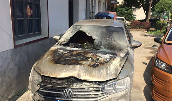 大众宝来刚买回来两年就自燃,大众宝来自燃怎么回事