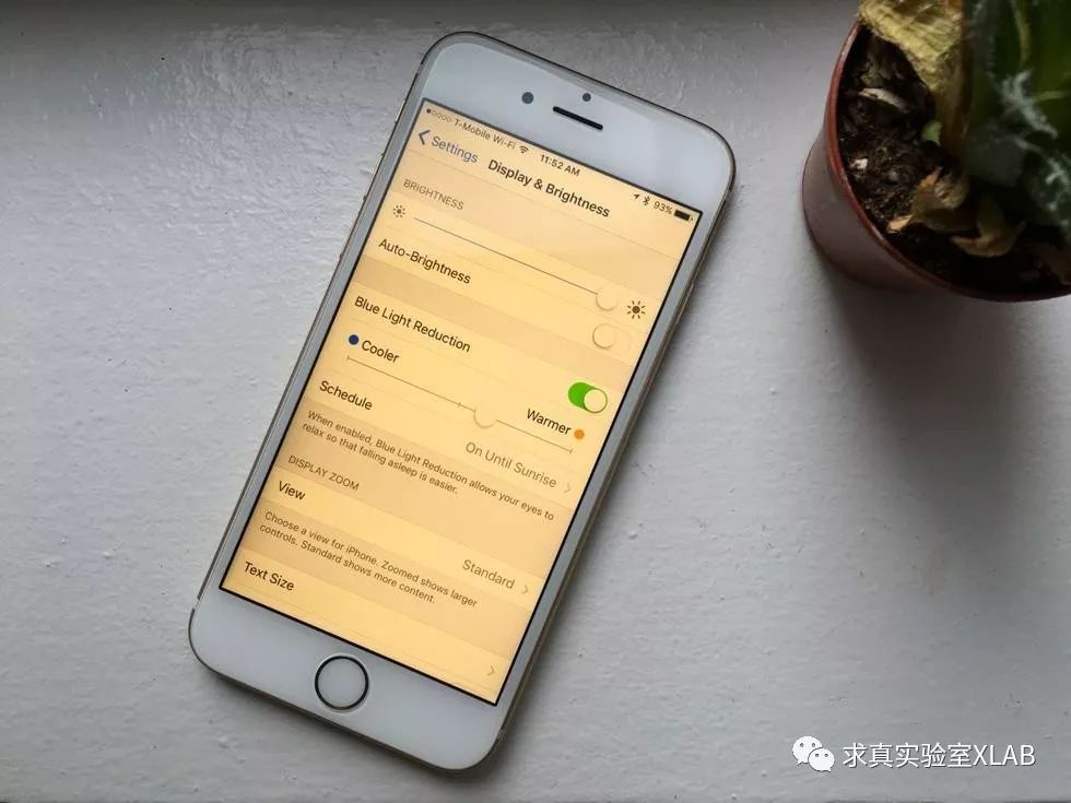 为啥防蓝光钢化膜看着眼睛很累,防蓝光和不防蓝光手机贴膜区别