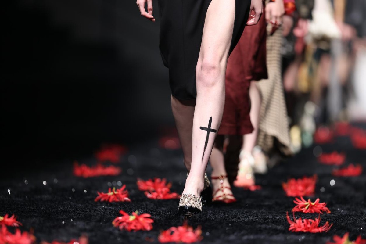 LUOOIFSTUDIO独立设计师品牌2021秋冬新作登陆上海时装周