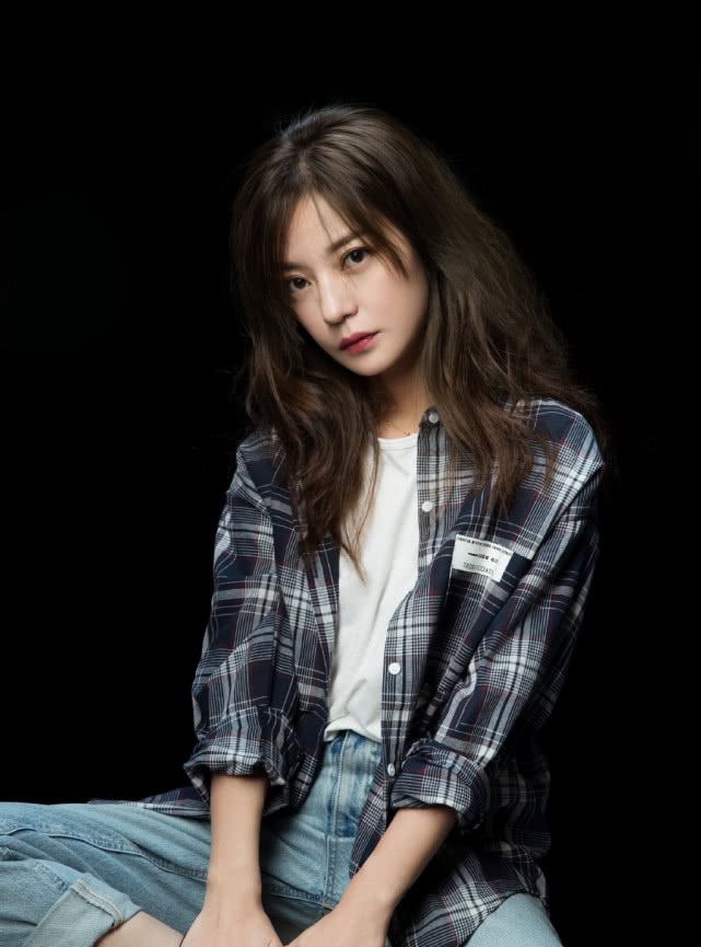 赵薇现场秀视频完整版,赵薇紧身裤穿搭