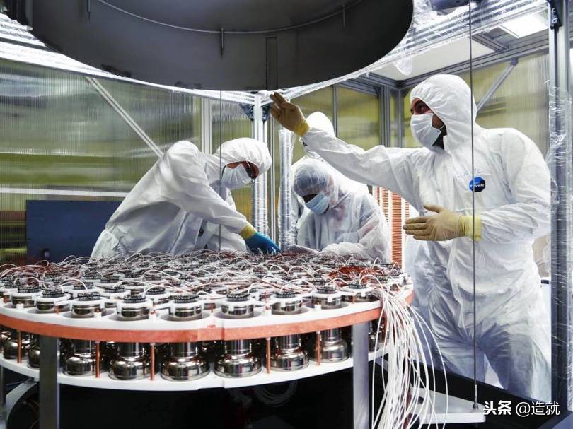 为什么要寻找一个人的蛛丝马迹,为什么怀疑存在暗物质