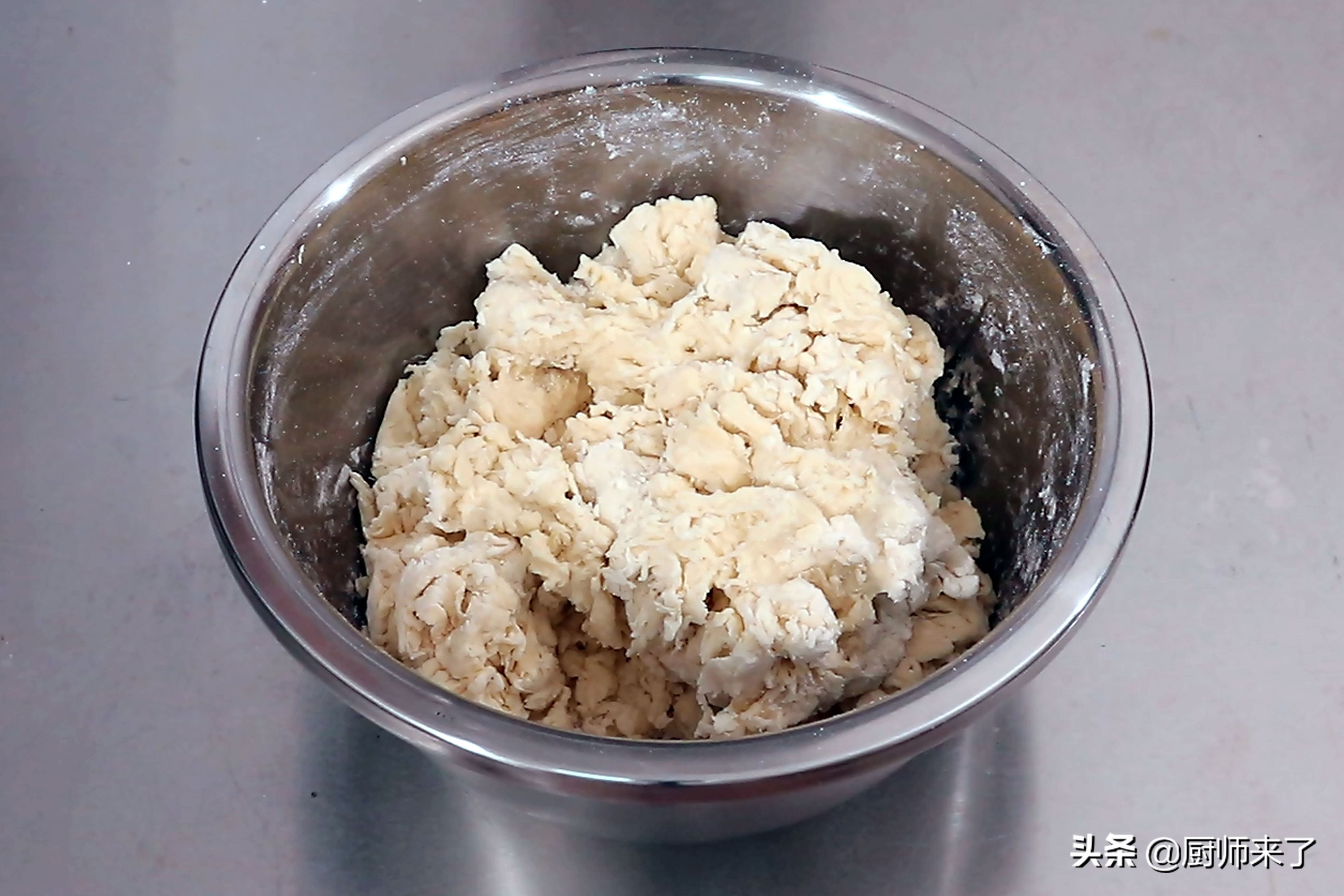 油条发面怎么发才松软,油条面太筋道拉不开往回缩怎么办