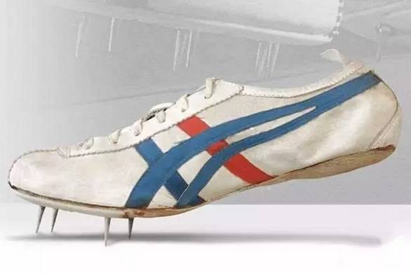 耐克靠仿鬼冢虎起家,耐克鬼冢虎联名