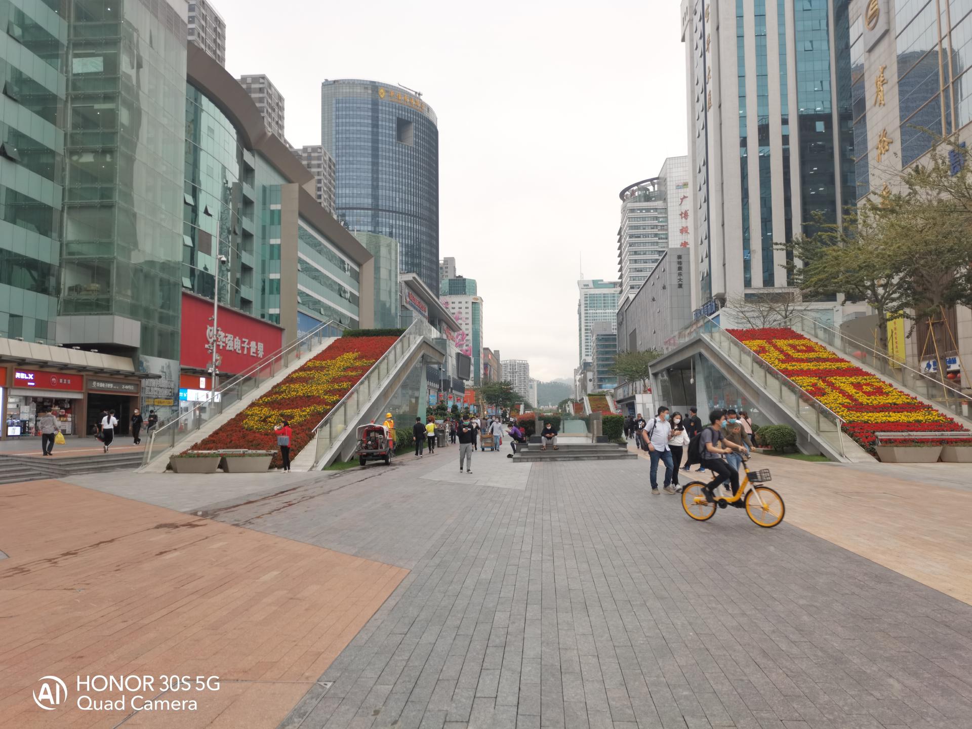 荣耀30S评测:首发新神U麒麟820,更有6400万像素相机