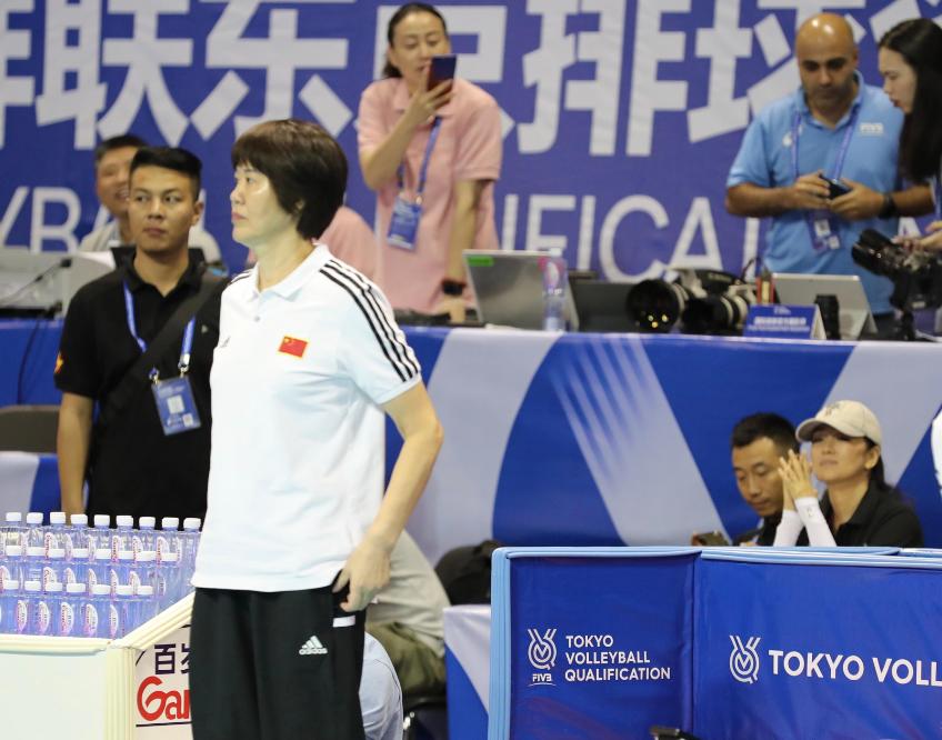 郎平中国女排的最后一战,中国女排郎平强大