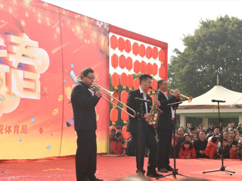 广元市老城小西街嘉陵广场,看看广场有多热闹