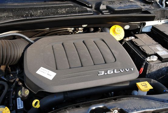 16万的豪华MPV动力充足面子管够，颠覆了我对美系车的看法