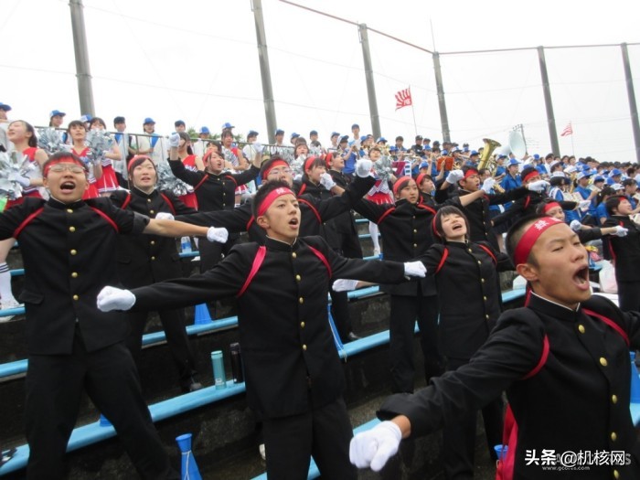 “爱”，“热血”与“永不言弃”：这就是《应援团》的故事