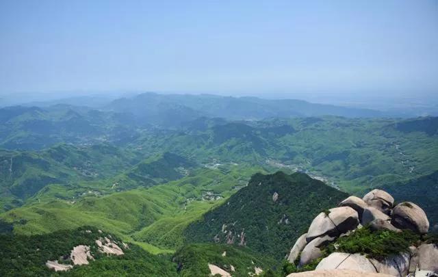齐云山和天柱山哪个更美,天柱山的魅力有多大