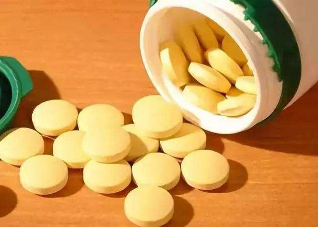 高三女生说自己是“处女”,却挤出“母乳”,妈妈得知原因后落泪