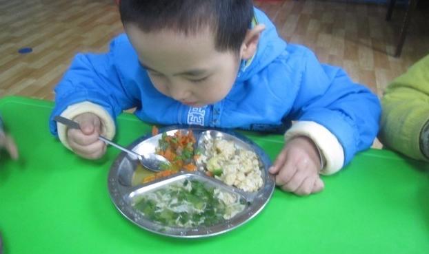 挑食严重的孩子心理问题,小孩挑食的人一般都有的性格缺陷