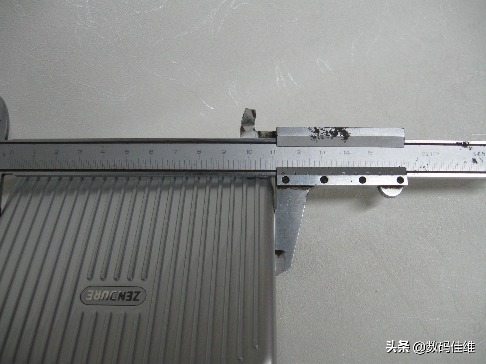 SuperTank100W笔记本移动电源套装评测+拆解