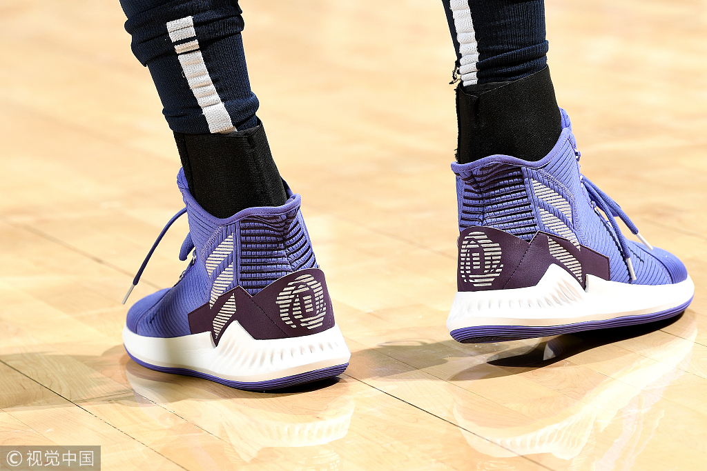 NBA今日球鞋精选:上脚两双联名款!火箭赢了,“鞋王”嗨了