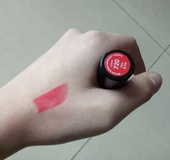 露华浓口红720试色,露华浓口红720和725