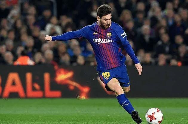 足坛十大黄金左脚,迪马利亚和c罗谁强