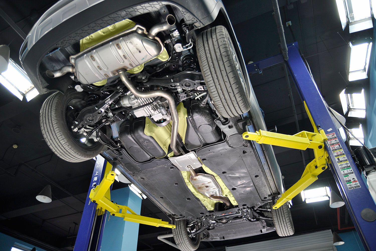 探岳发动机护板拆卸视频,大众探岳底盘装甲