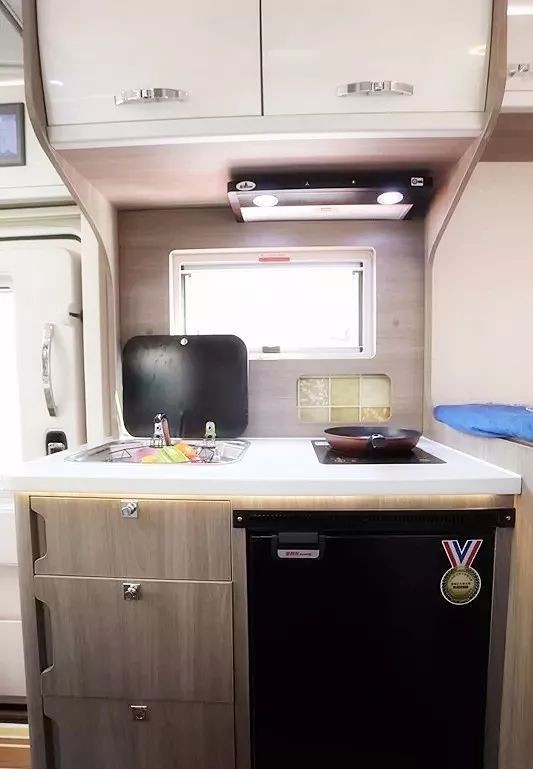 澶у瀷鏅鸿兘鍌ㄥ瓨浠撳簱,椋炵鎴胯溅ad02