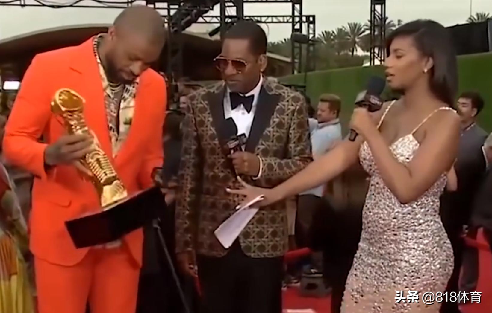 鞋王塔克收藏4000双球鞋!1次花20万美金买21双鞋,乔丹都眼馋他AJ5