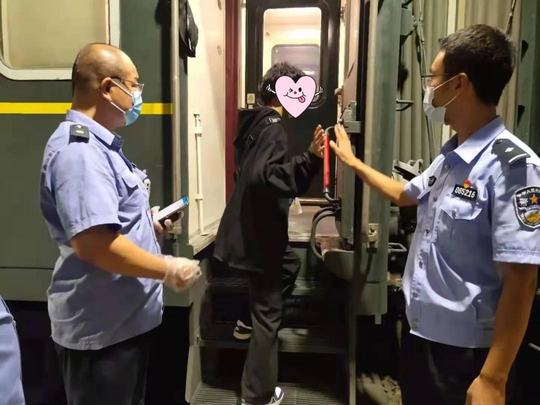 为群众办实事公安暖心为民,民警为群众办实事承诺践诺