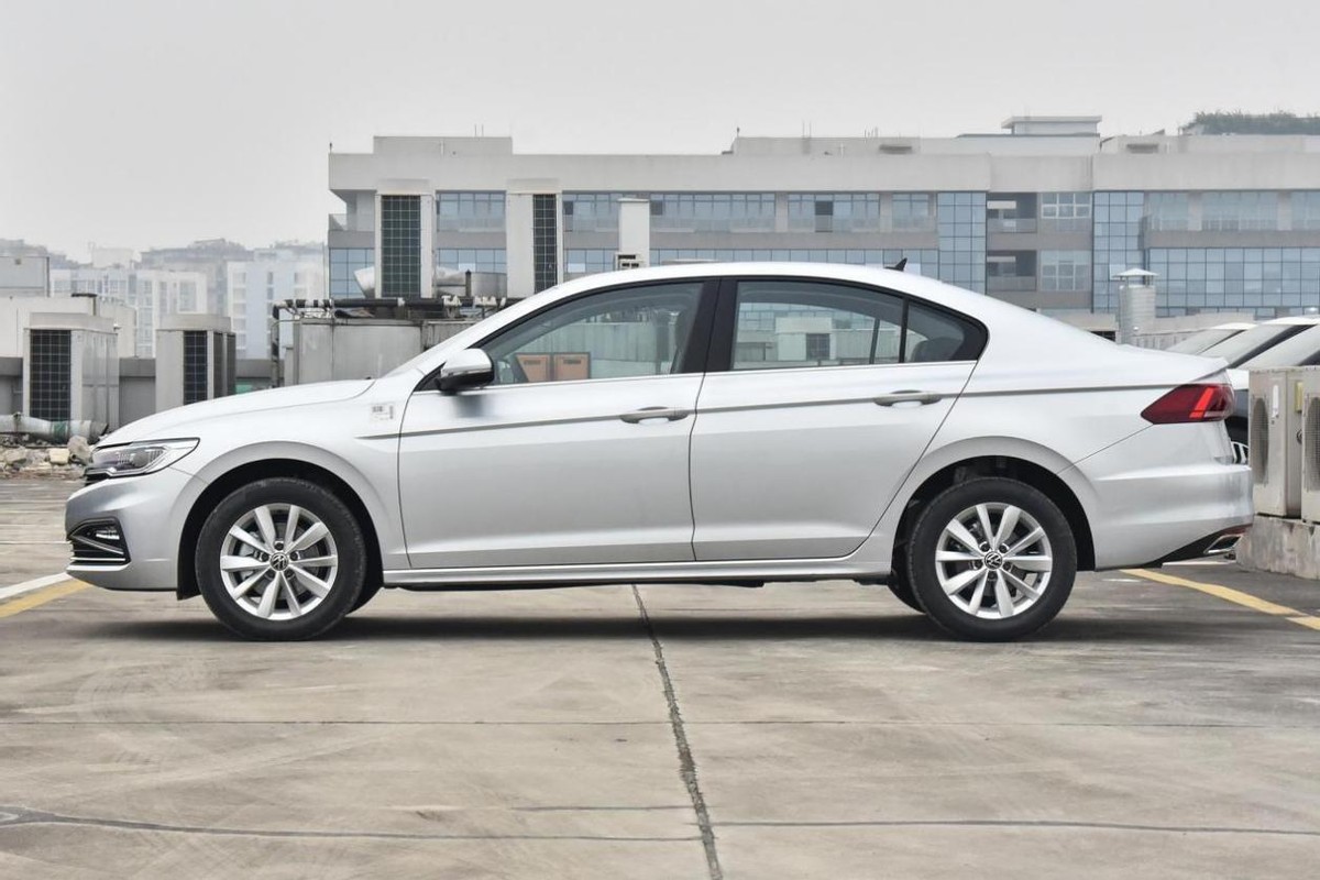 裸车10万入手大众宝来到底值不值,05年的宝来1.8手动现在油耗要多少