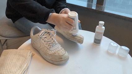 小白鞋去污摆脱暗黄,小黑鞋怎么清洗才干净