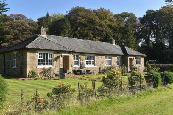 英国伦敦50亩的庄园别墅出售,英国300亩庄园出售