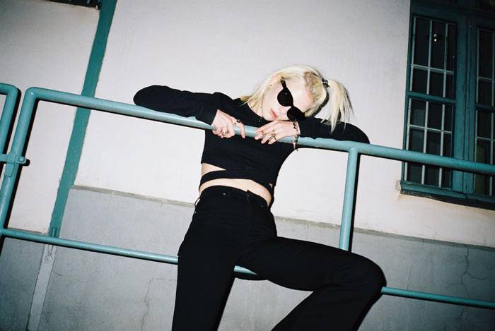 修身牛仔裤也能穿出性感气质,什么款式的牛仔裤又潮又好