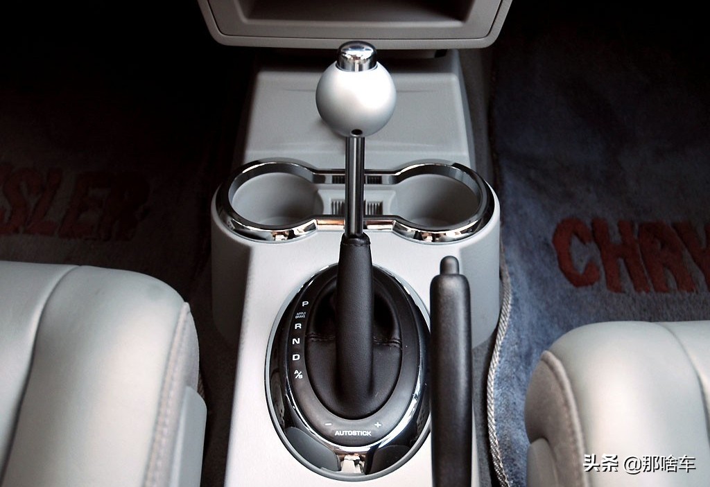 我眼中的法拉利,克莱斯勒300c5.7