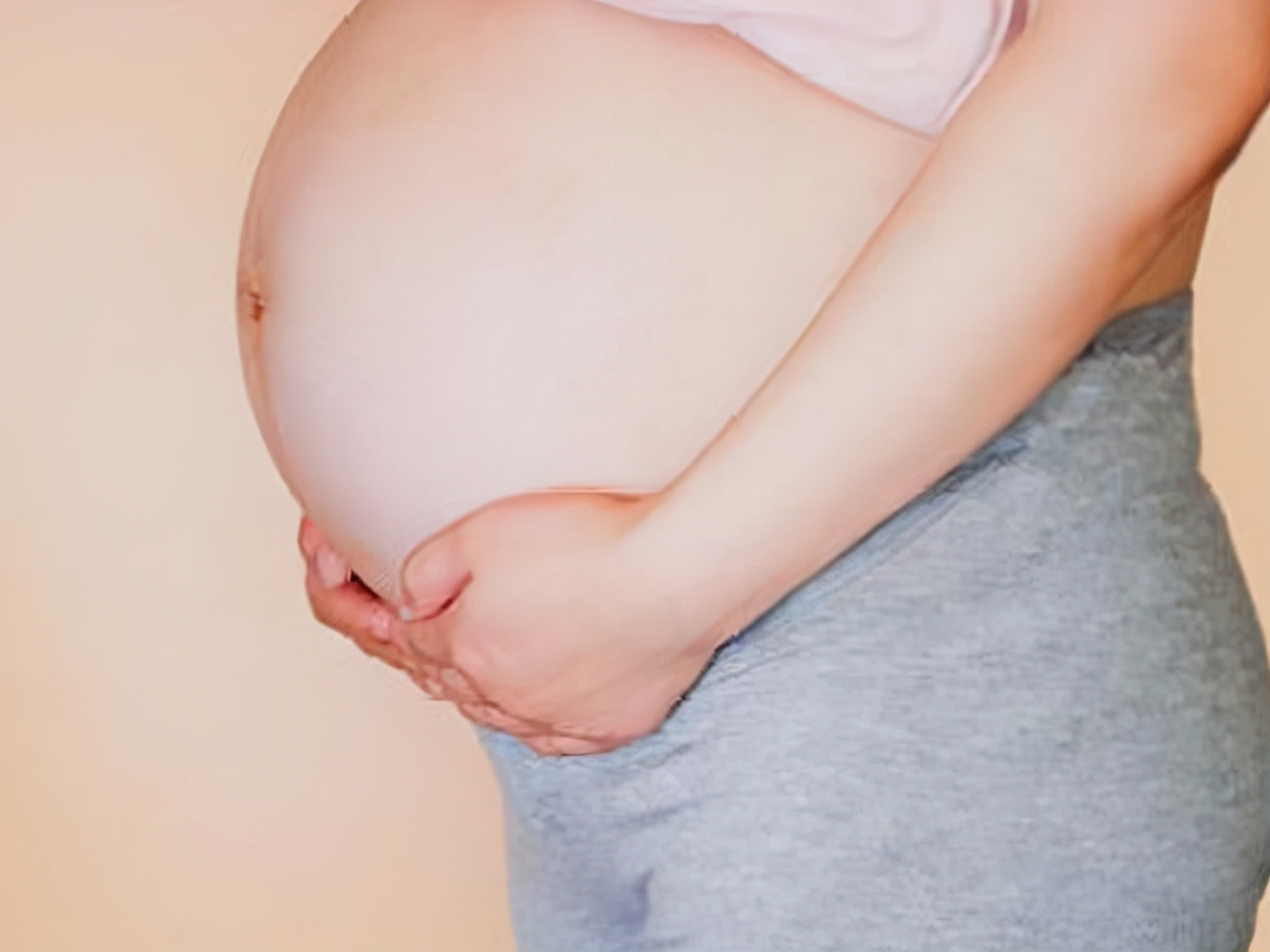 准备待产包需要多大的行李箱,双胞胎11月预产期待产包清单