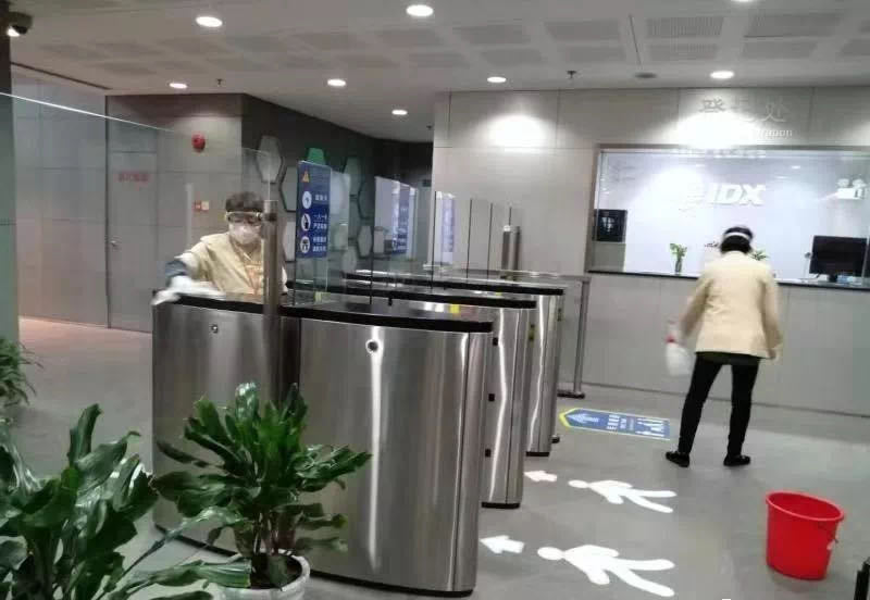 共同构筑牢固防疫屏障,筑牢防疫战线守护校园平安