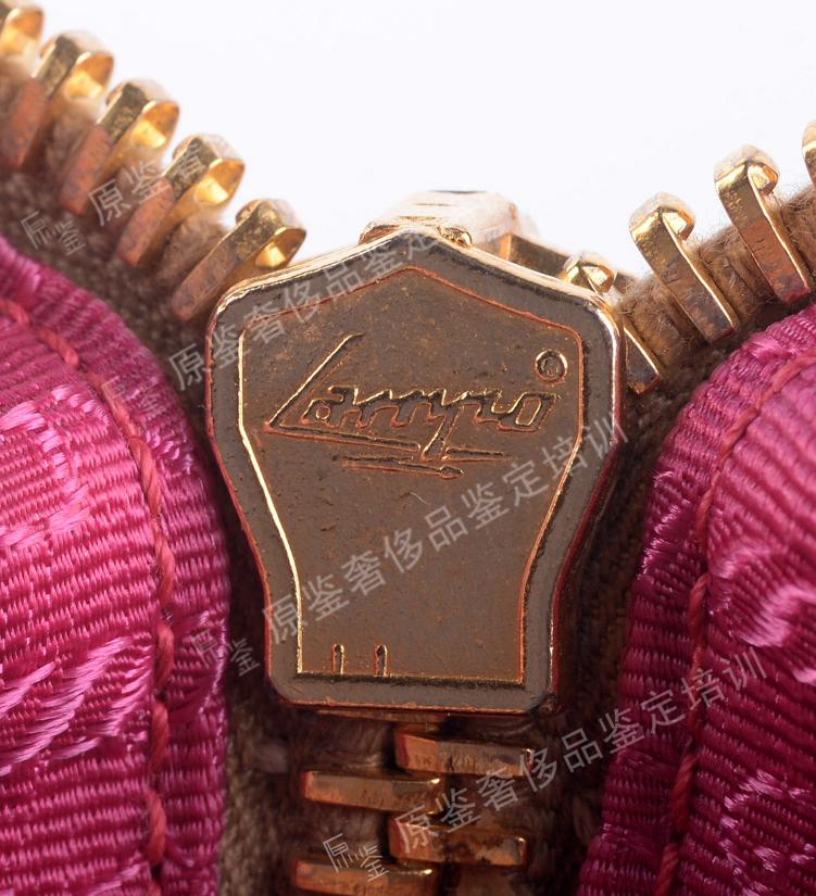 prada包怎么查真假鉴别,prada卡包鉴定