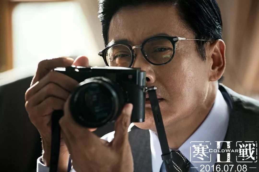 身价17亿的王力宏,王力宏穿破洞袜康熙来了