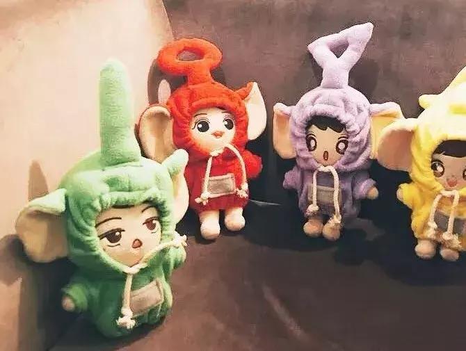 给20厘米明星娃娃做衣服,给娃娃做时尚少女衣服