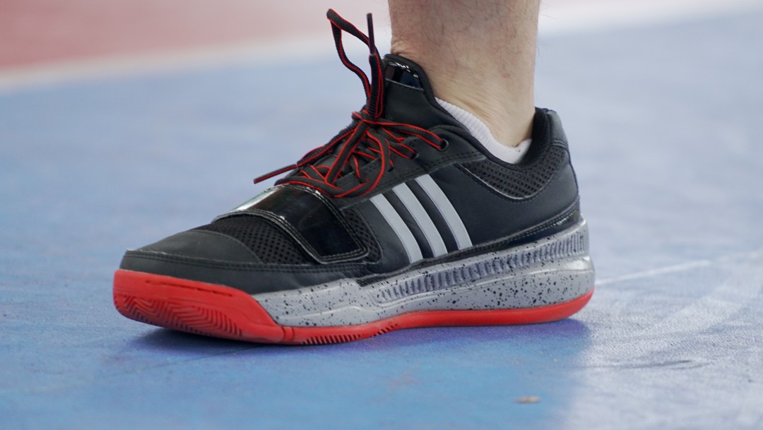 阿里纳斯1代简版复刻,阿迪2开头的实战篮球鞋