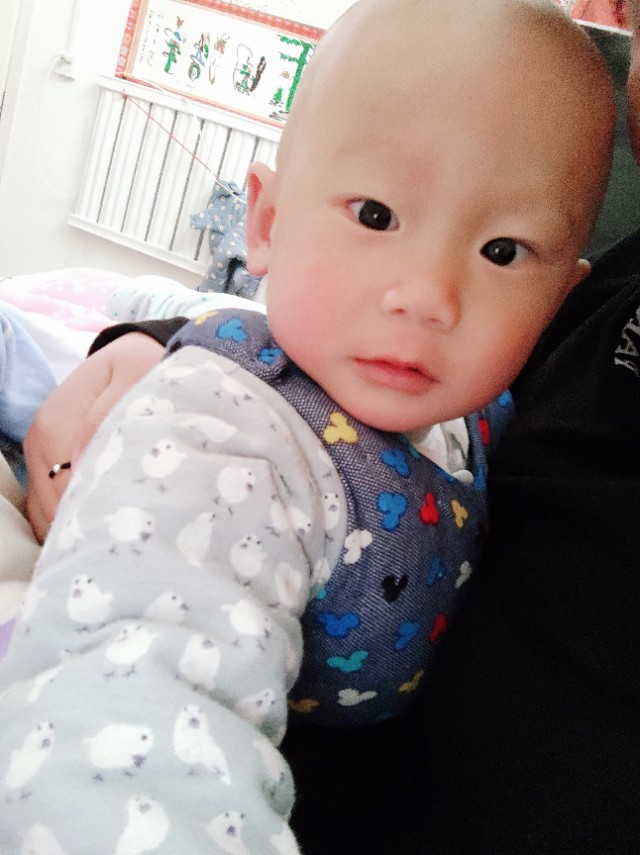 出门在外想女儿了,出门在外想爸爸妈妈了