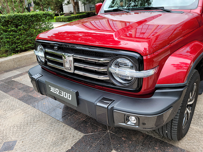 坦克300四驱suv实地越野路况表现,坦克300越野车穿越视频