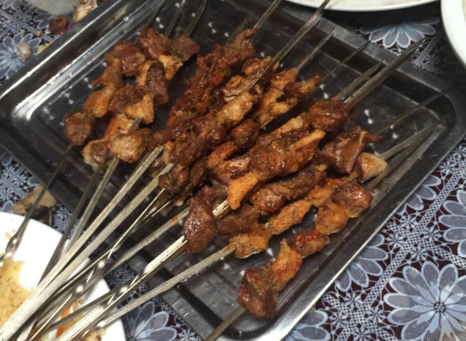 新疆烤羊肉串为什么没有羊膻味,烤羊肉串太腻了怎么回事