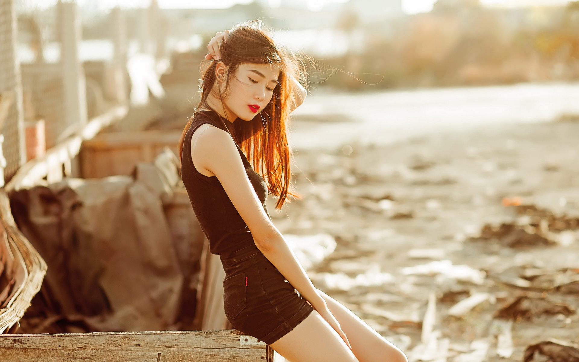 恋兄癖小姑子过年也不忘刁难嫂子，老公回击，她大年夜痛哭