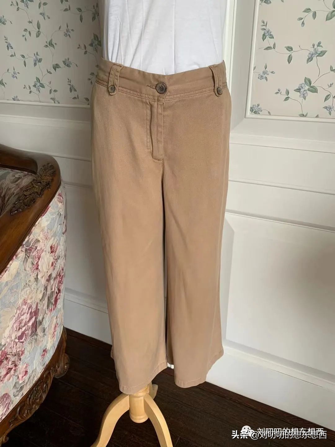 清新干净上装短款彩色,粉蓝复古穿搭