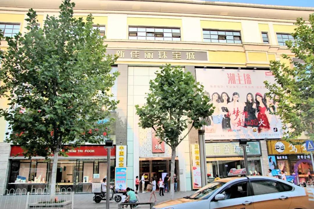 武昌这所低调的大学坐拥一线江景,教学楼窗外就是黄鹤楼