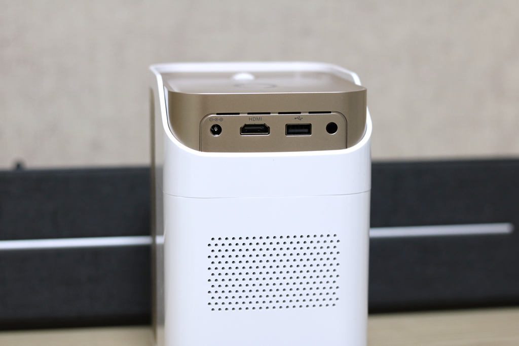 智能投影仪能当显示器吗,智能投影仪能侧投吗