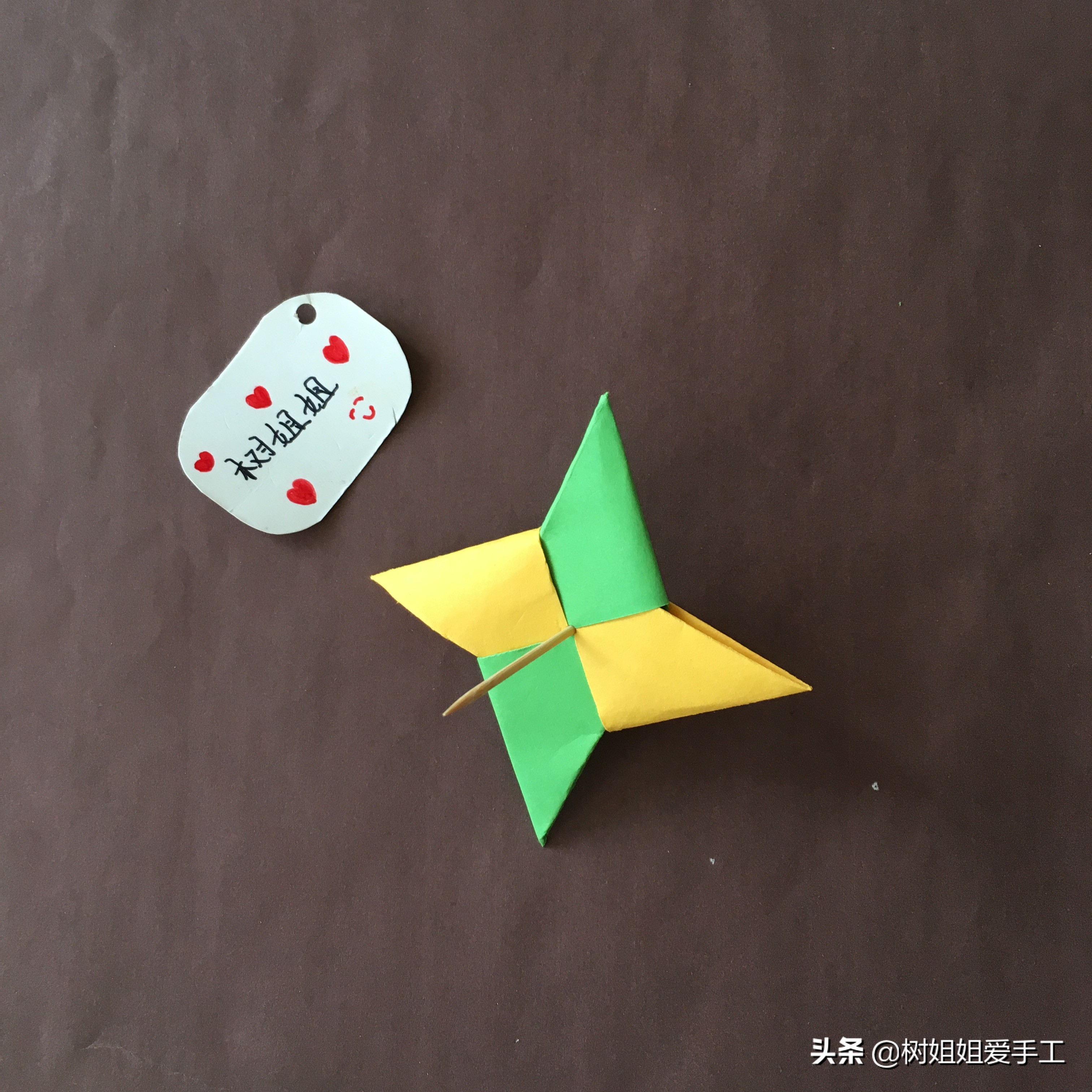 亲子折纸陀螺三张纸简单,用三张正方形的纸做一个飞镖陀螺